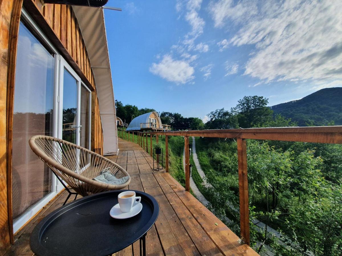 Отель Sunrise Glamping Retreat Galesu Экстерьер фото