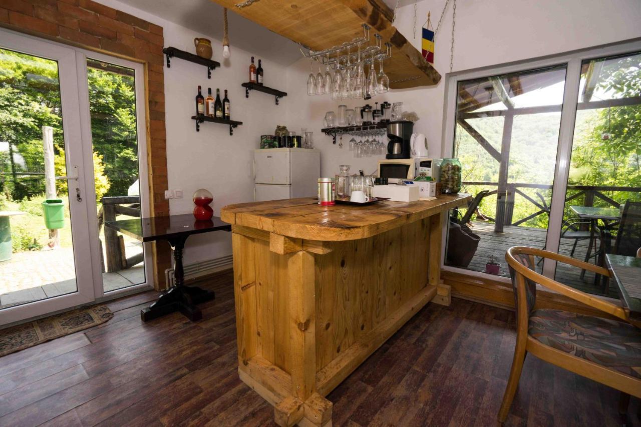Отель Sunrise Glamping Retreat Galesu Экстерьер фото