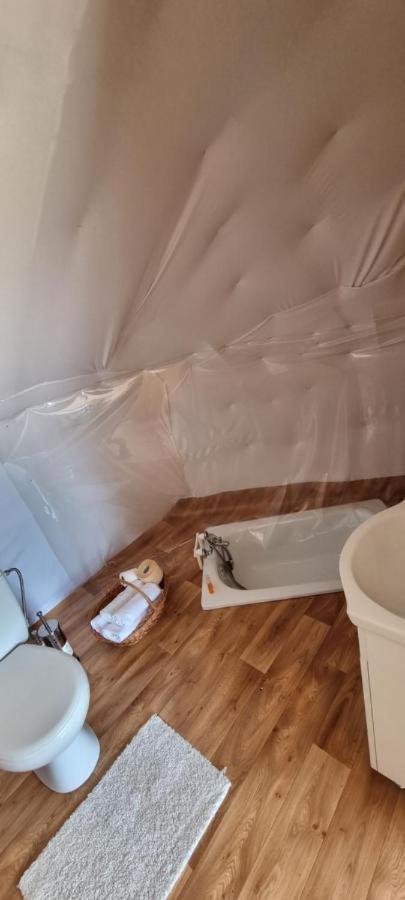 Отель Sunrise Glamping Retreat Galesu Экстерьер фото