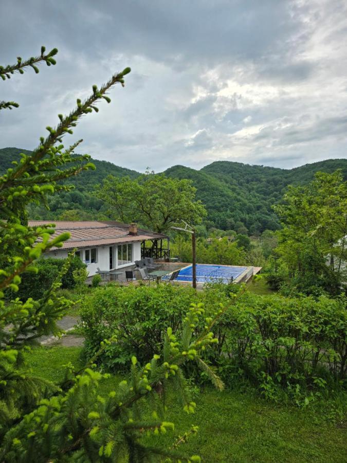 Отель Sunrise Glamping Retreat Galesu Экстерьер фото