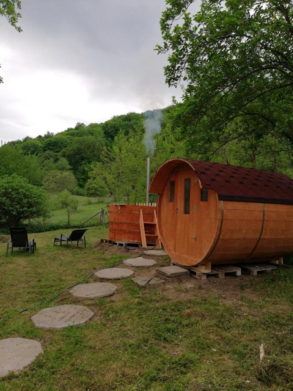 Отель Sunrise Glamping Retreat Galesu Экстерьер фото